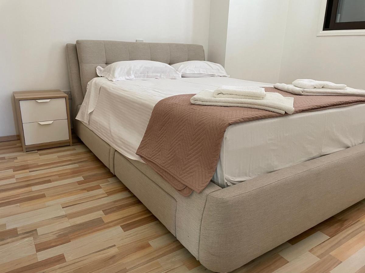Modern Luxury Apartment In The Heart Of Никосия Экстерьер фото